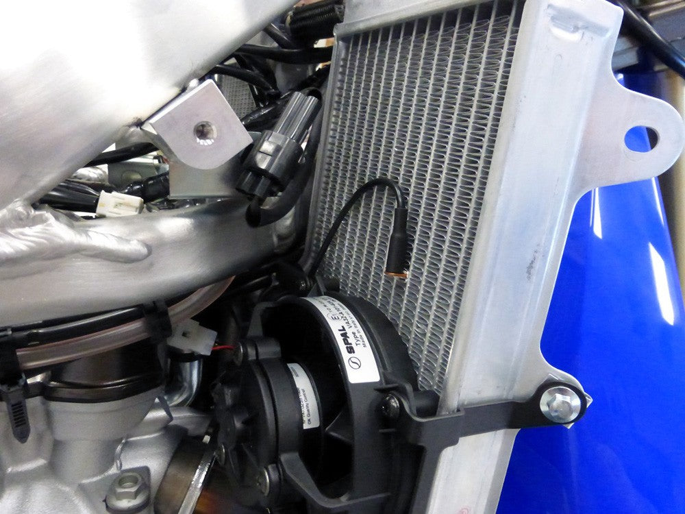 Trail Tech Fan Kit Mounted To Yamaha Radiator